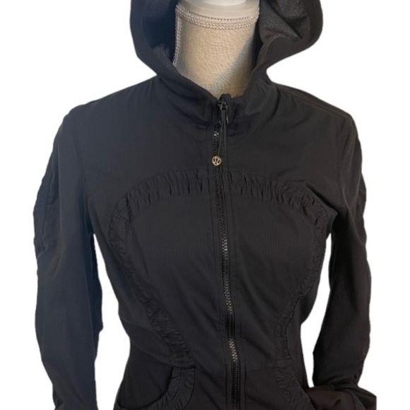 Lululemon Reversible Dance Studio Zip Up Jacket Sz 6 pre loved - Picture 10 of 13